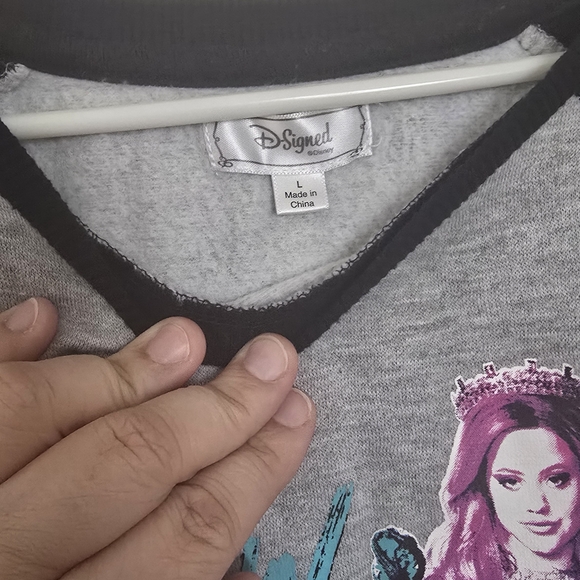Disney Descendants Sweatshirt - Picture 2 of 5